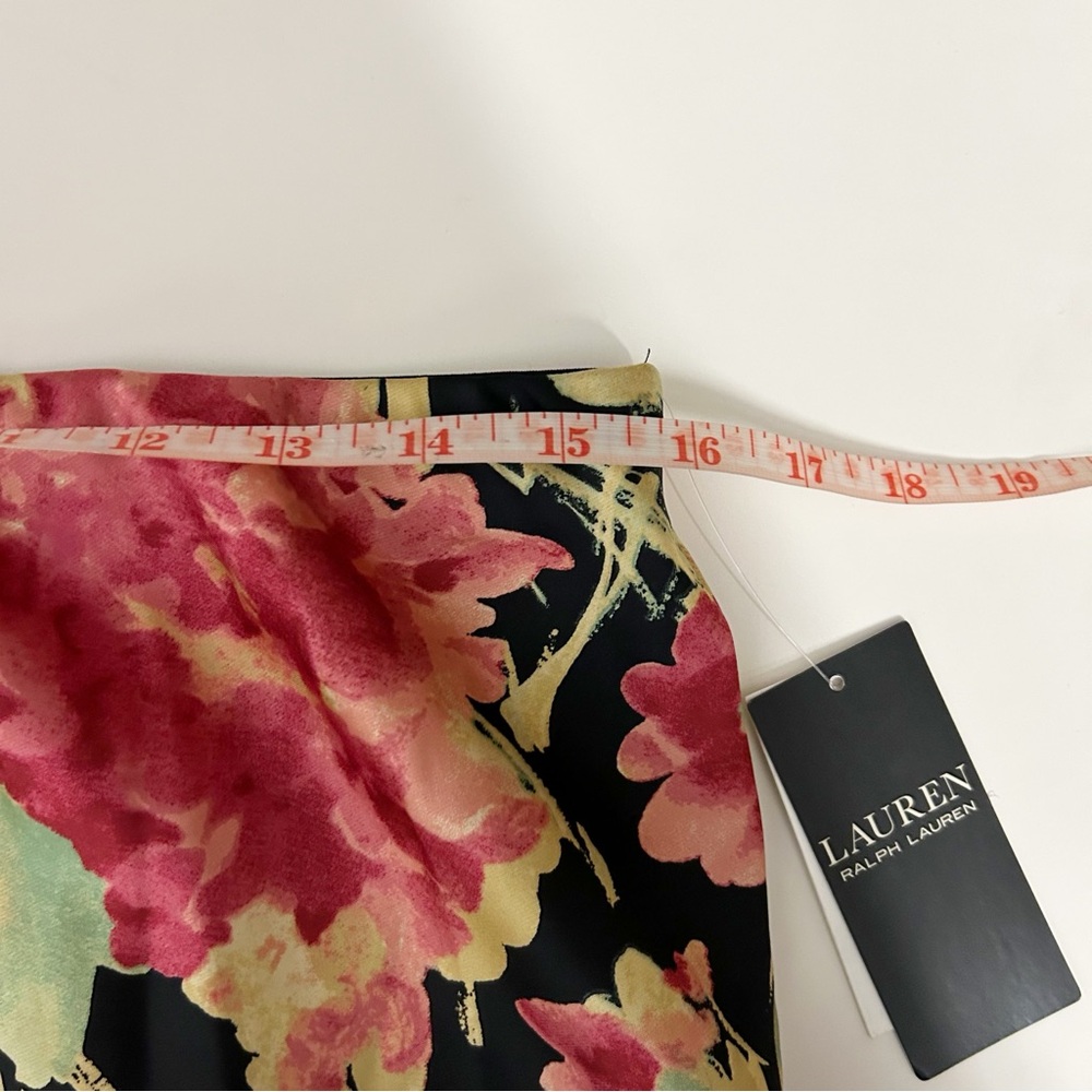 Lauren Ralph Lauren
Floral Charmeuse Midi Skirt in Multi (size 10) - Picture 10 of 10